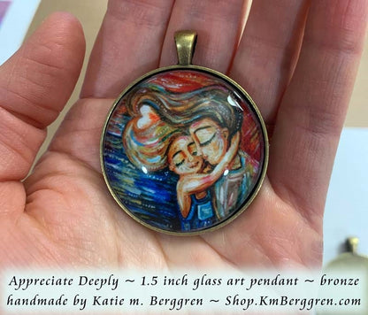 pendant in hand glass art pendant1.5 inches across handmade by the artist